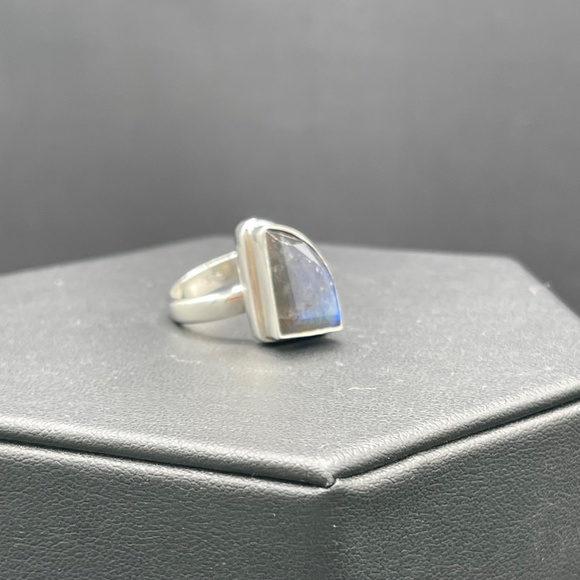 Natural Labordorite Fancy Cut Sterling Silver Ring (Size 8) - Picture 5 of 10
